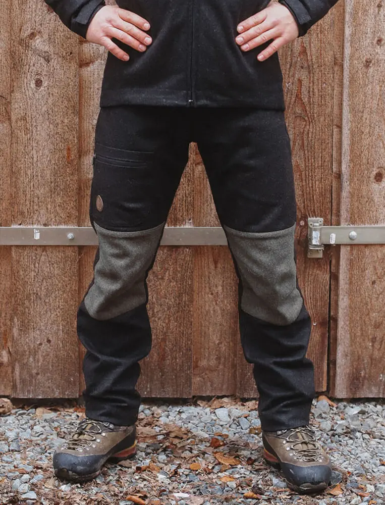 Lodenhose Heidal Black/Grey angezogen